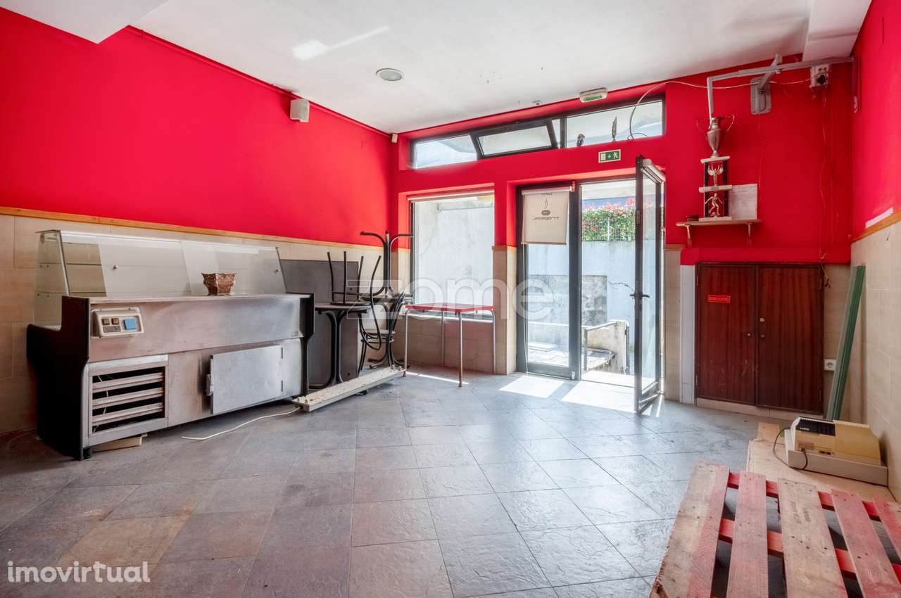 Loja de comércio e serviços para arrendamento - Pedrouços, Maia - Grande imagem: 2/16