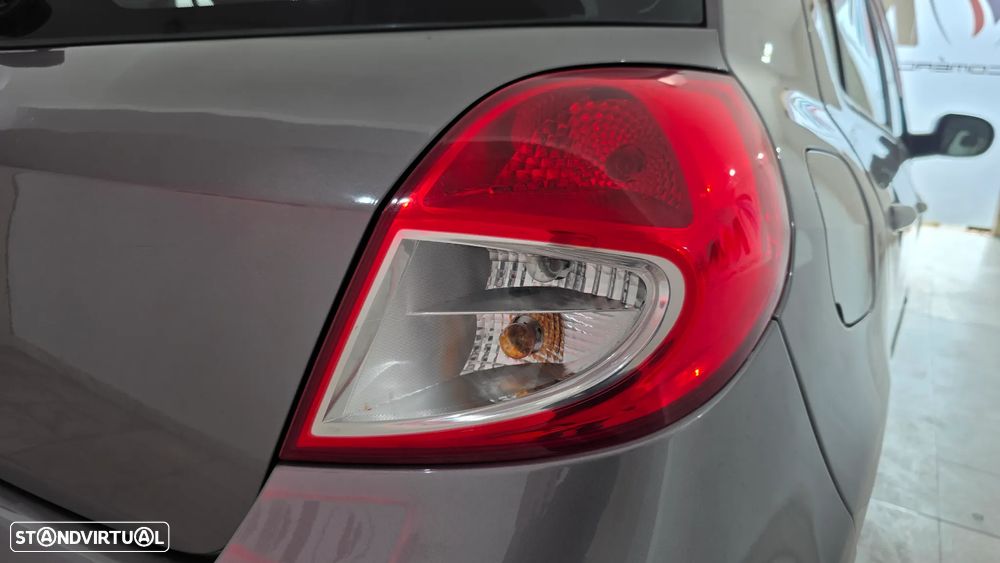 Renault Clio 1.2 16V Fairway - 10