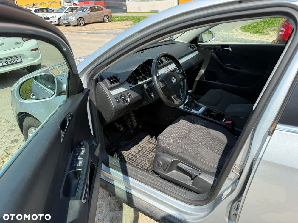 Volkswagen Passat 2.0 TDI Comfortline - 26