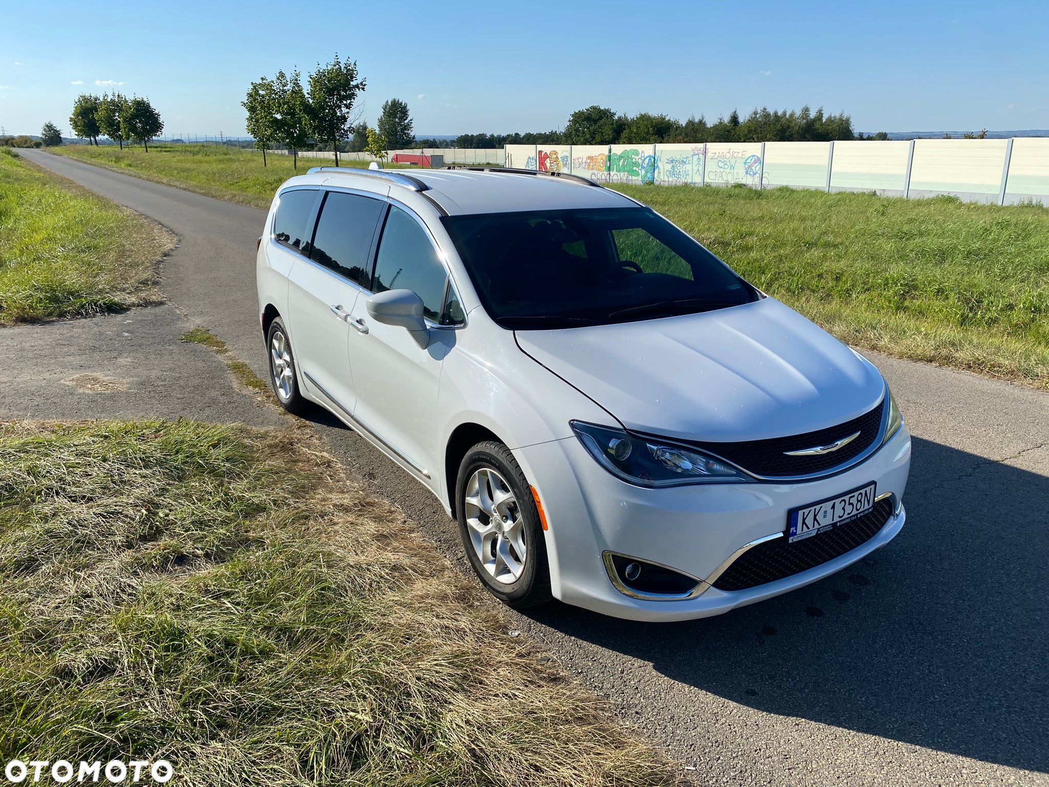 Chrysler Pacifica - 9