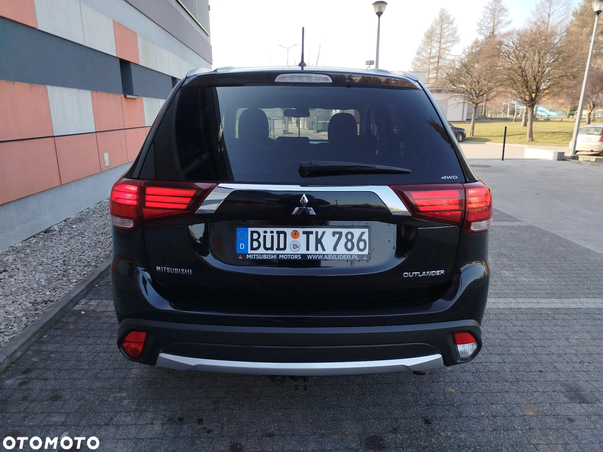 Mitsubishi Outlander 2.2 DID Intense + - 6