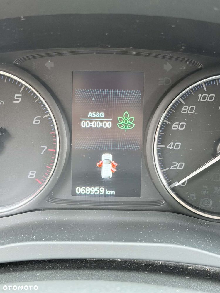 Mitsubishi Outlander - 16