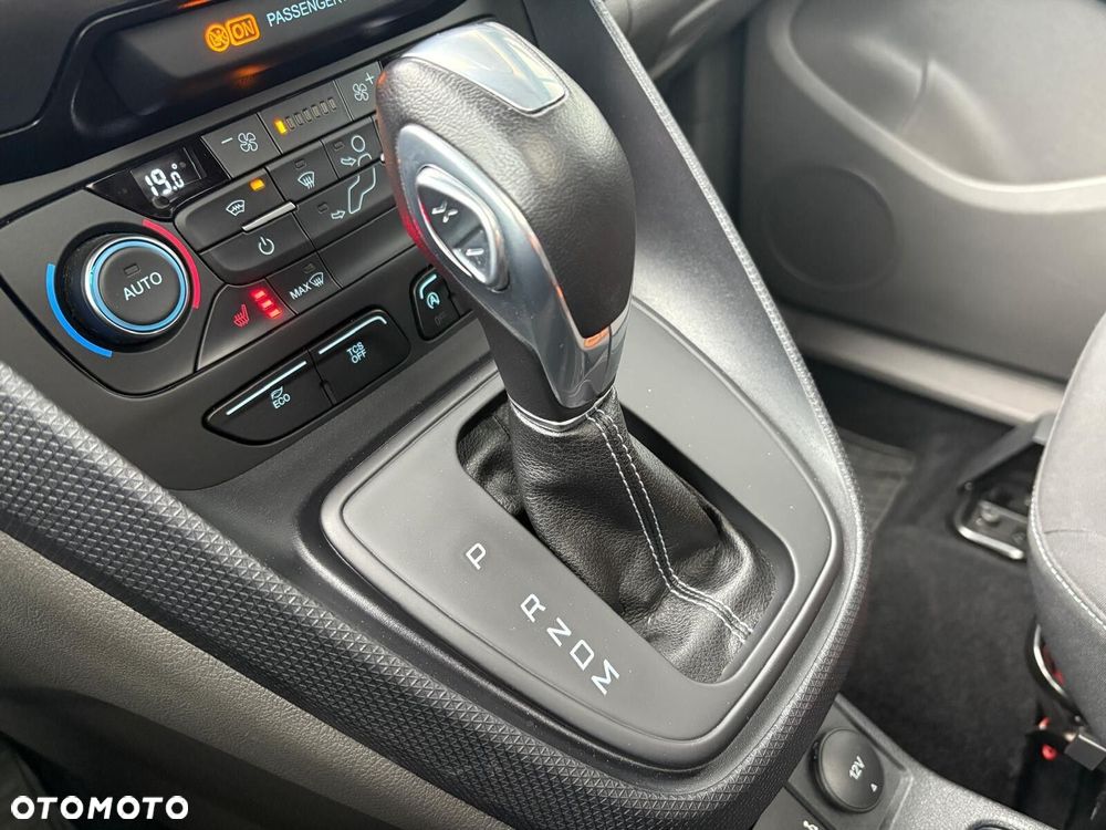 Ford Tourneo Connect Grand - 22