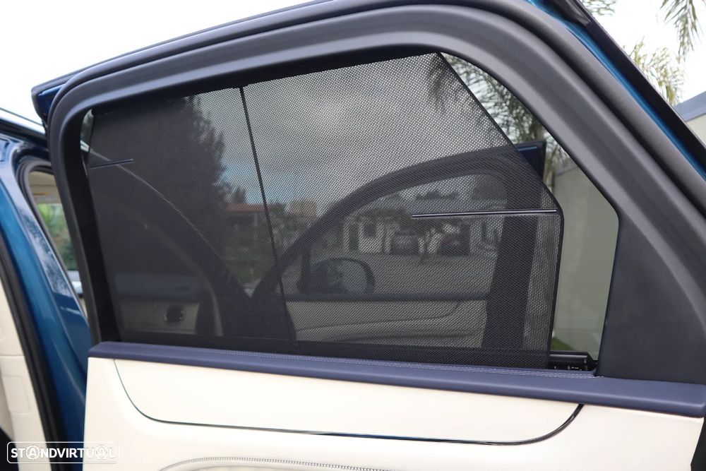 Bentley Bentayga V8 Azure - 38