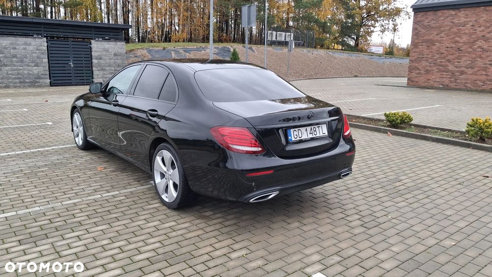 Mercedes-Benz Klasa E 220 d 4-Matic - 6