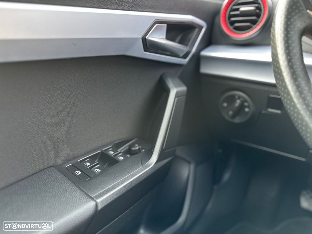 SEAT Arona 1.0 TSI FR - 24