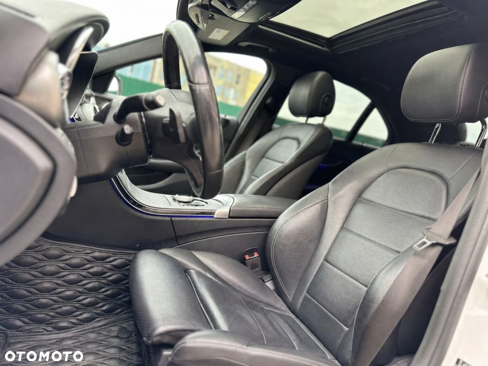 Mercedes-Benz Klasa C 200 4Matic 9G-TRONIC AMG Line - 8