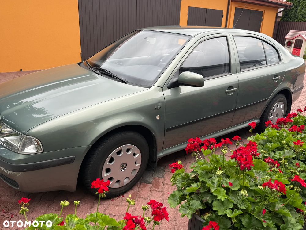 Skoda Octavia 1.4 Ambiente - 2