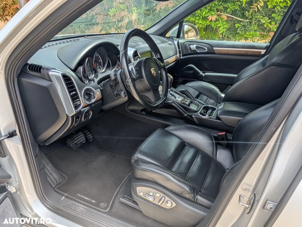 Porsche Cayenne Platinum Edition - 17