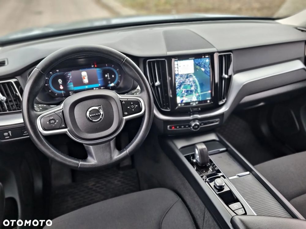Volvo XC 60 B4 D AWD Geartronic Momentum Pro - 17