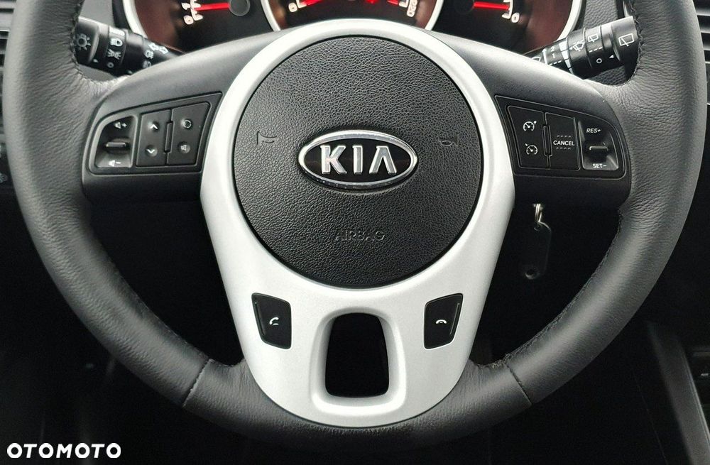 Kia Venga - 10