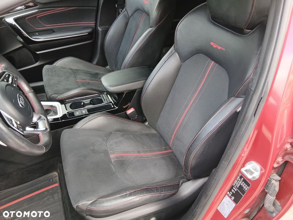 Kia ProCeed 1.6 T-GDI GT DCT - 16