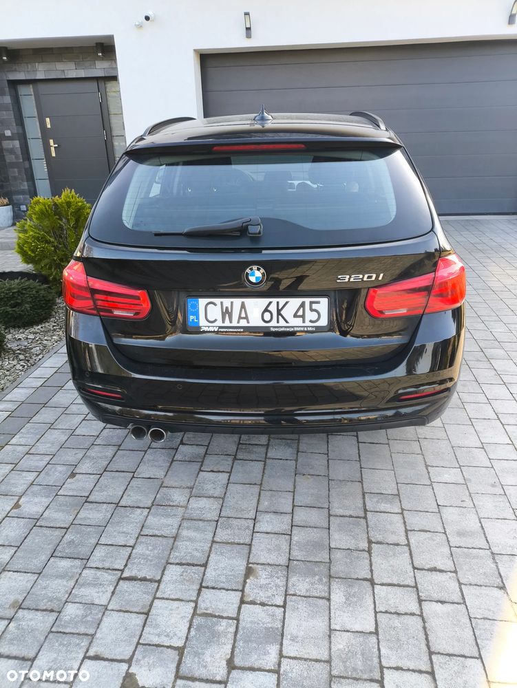 BMW Seria 3 320i - 8