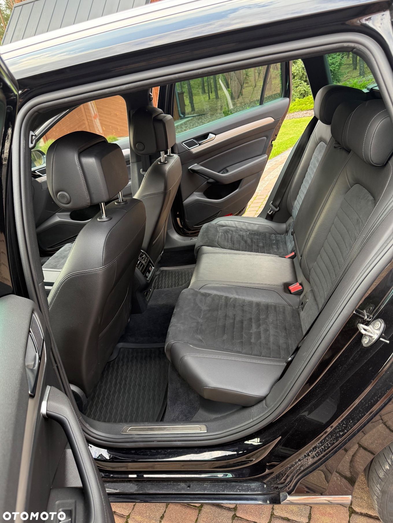 Volkswagen Passat Variant 2.0 TDI SCR 4Motion DSG Highline - 23