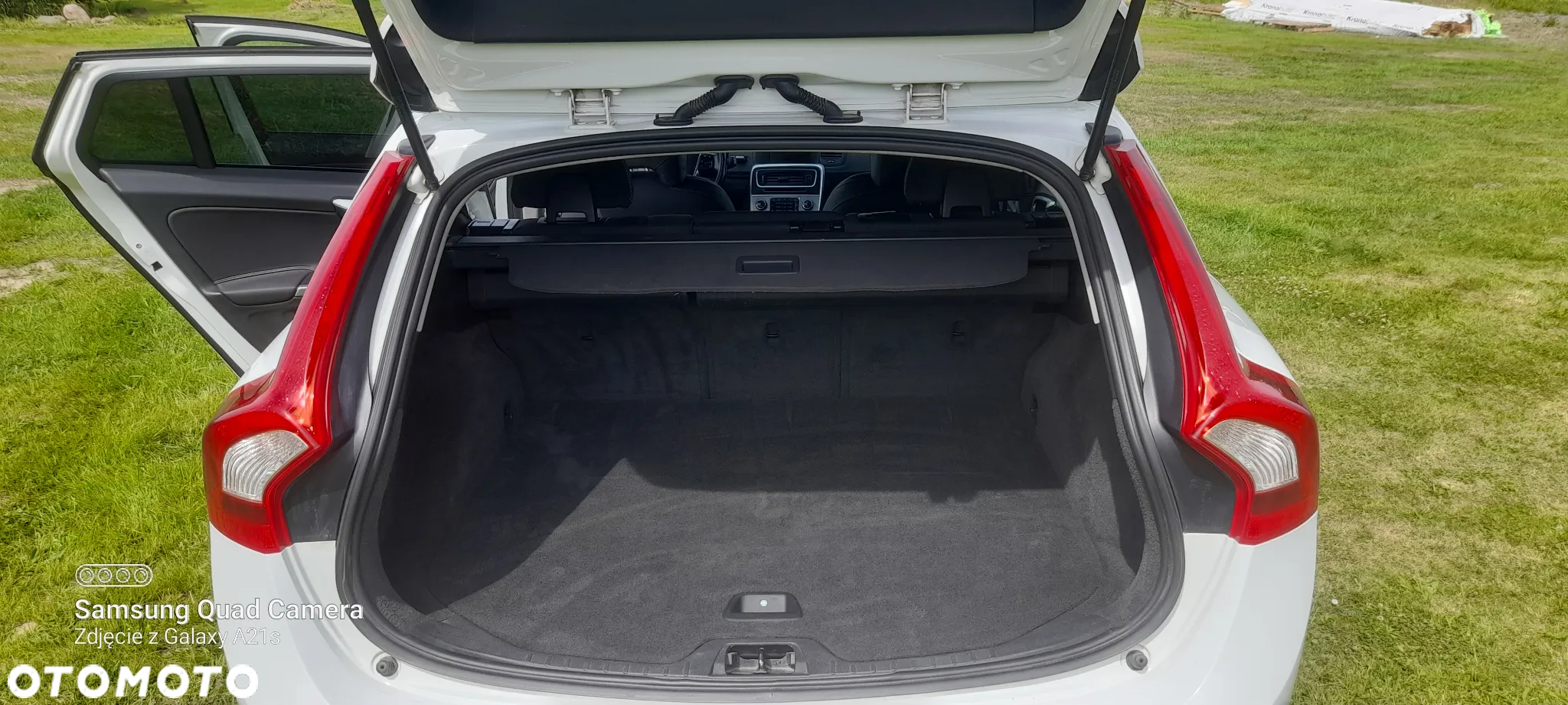 Volvo V60 D3 R-Design - 14