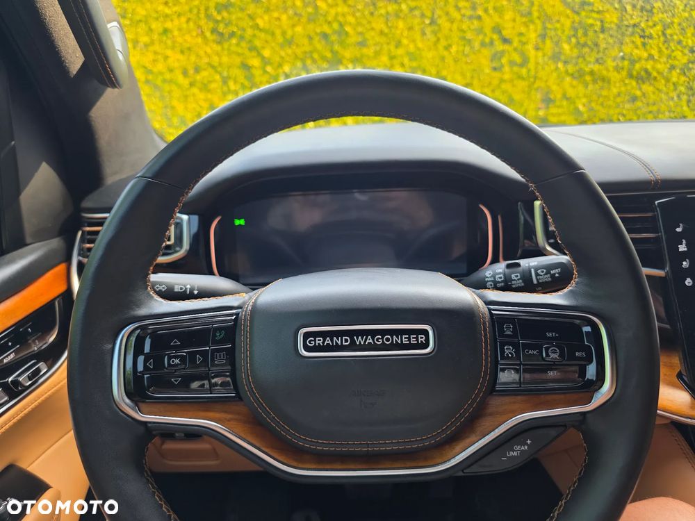 Jeep Grand Wagoneer - 30
