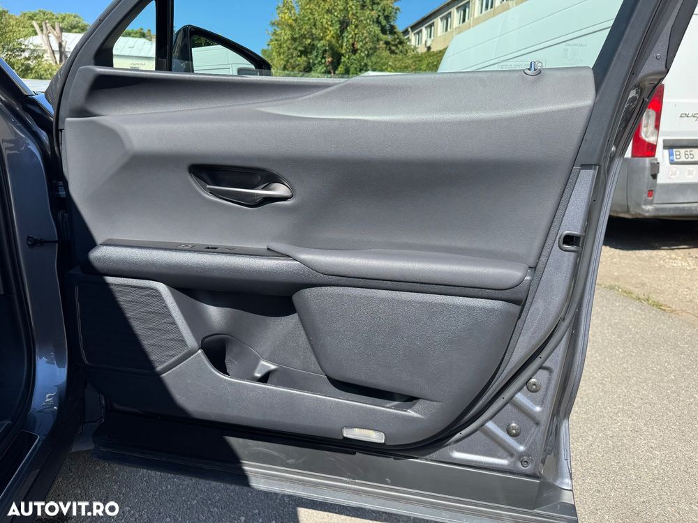 Lexus UX 300e Executive - 27