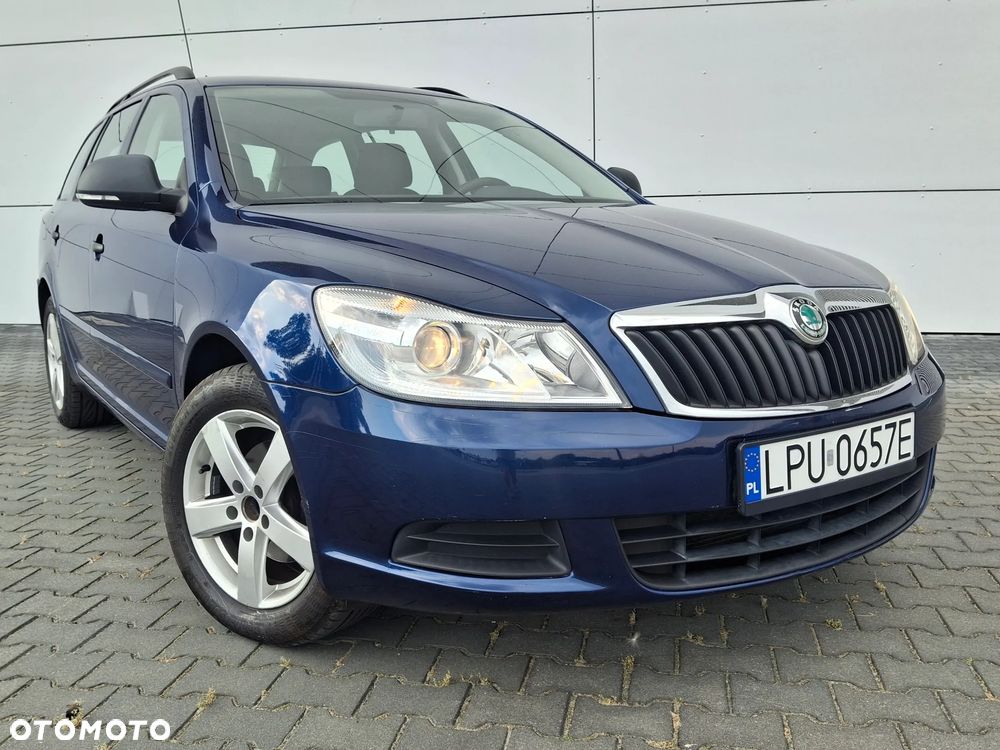 Skoda Octavia 1.6 TDI DPF Ambiente - 2