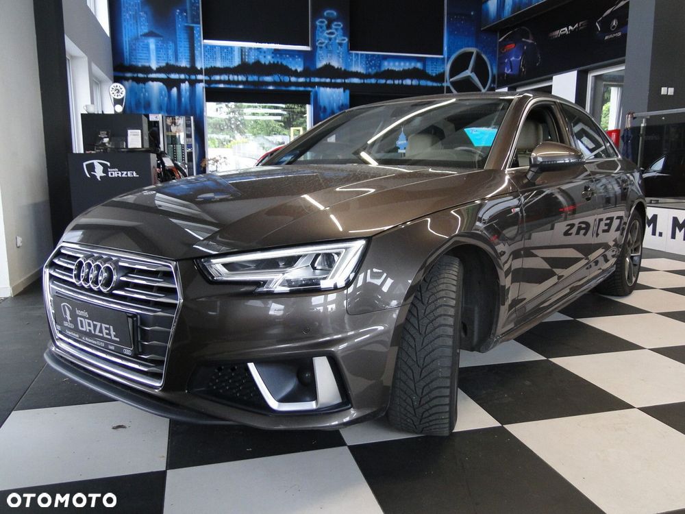 Audi A4 Limousine - 4