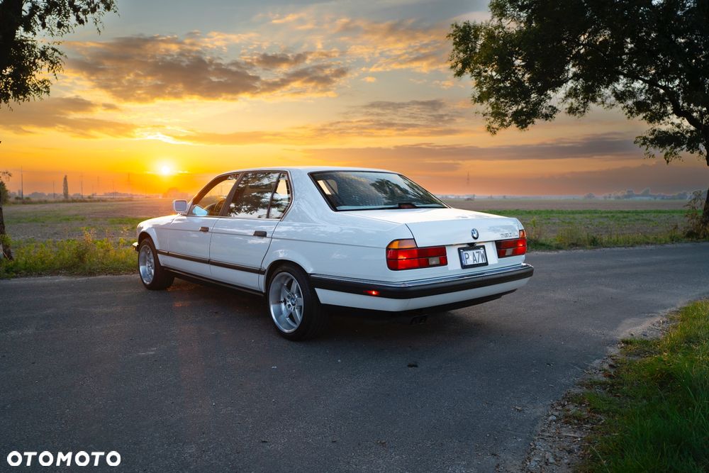 BMW Seria 7 750iL - 16