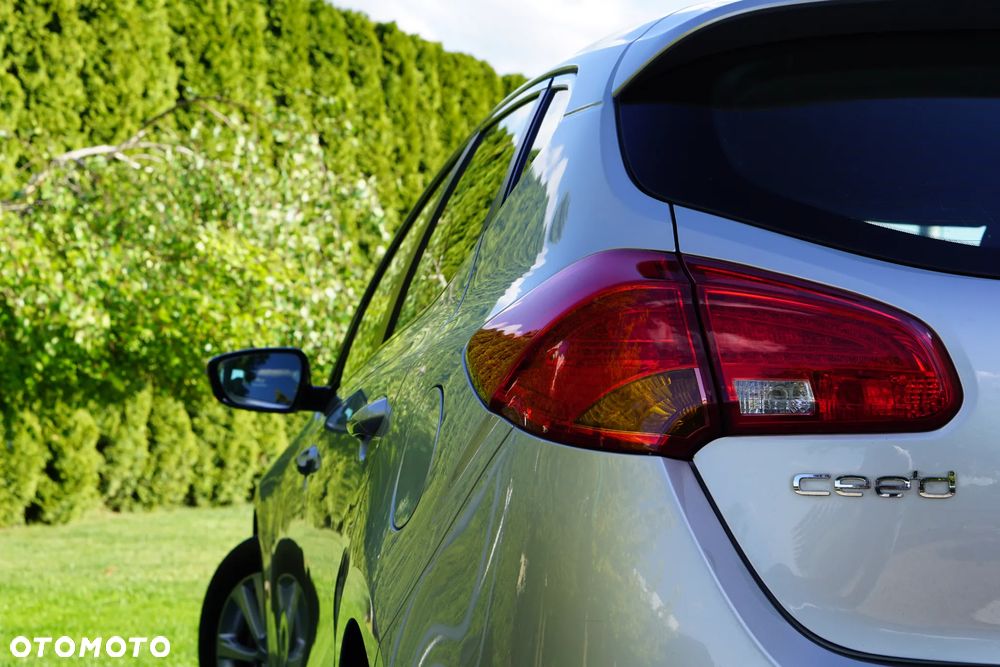 Kia Ceed - 25