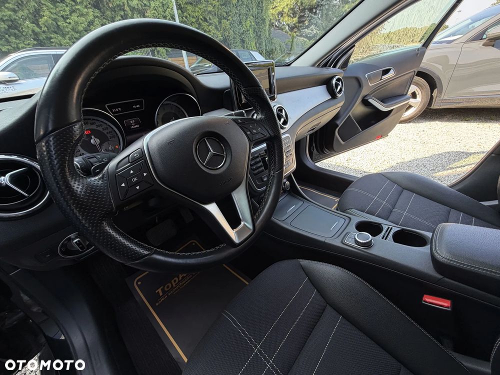 Mercedes-Benz GLA 200 7G-DCT Style - 20