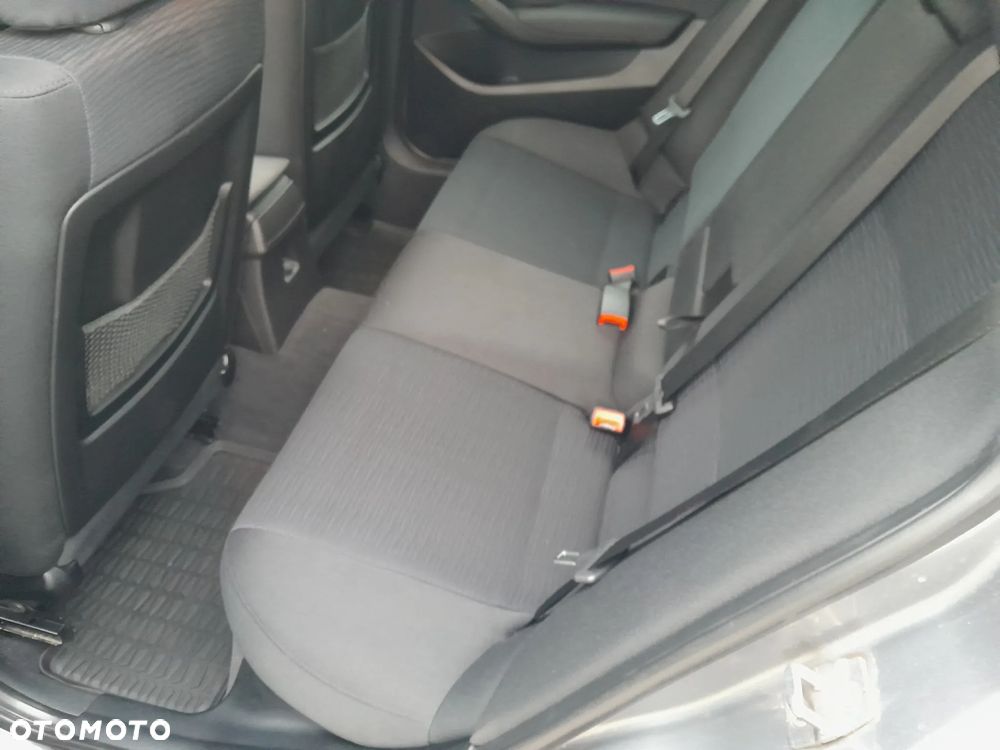 BMW X1 sDrive18i Sport Line - 18