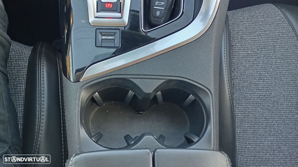 Peugeot 3008 1.6 BlueHDi Allure EAT6 - 33