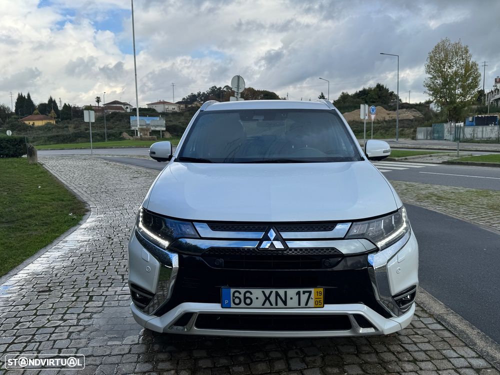 Mitsubishi Outlander - 22