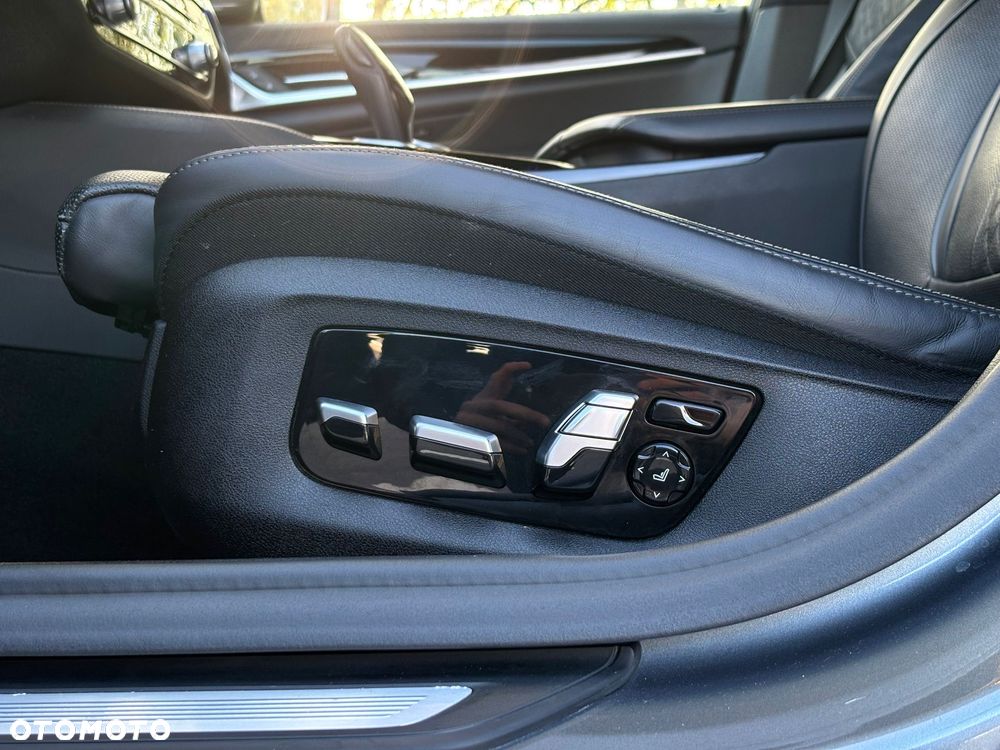 BMW Seria 5 530e iPerformance M Sport sport - 40