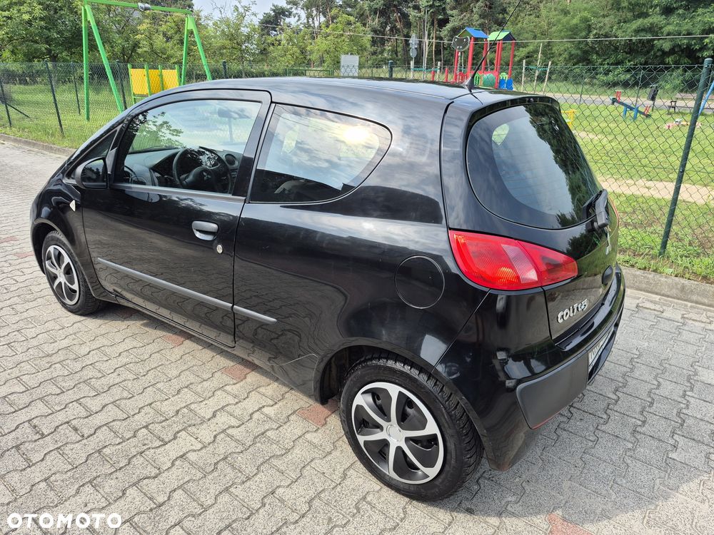 Mitsubishi Colt - 4