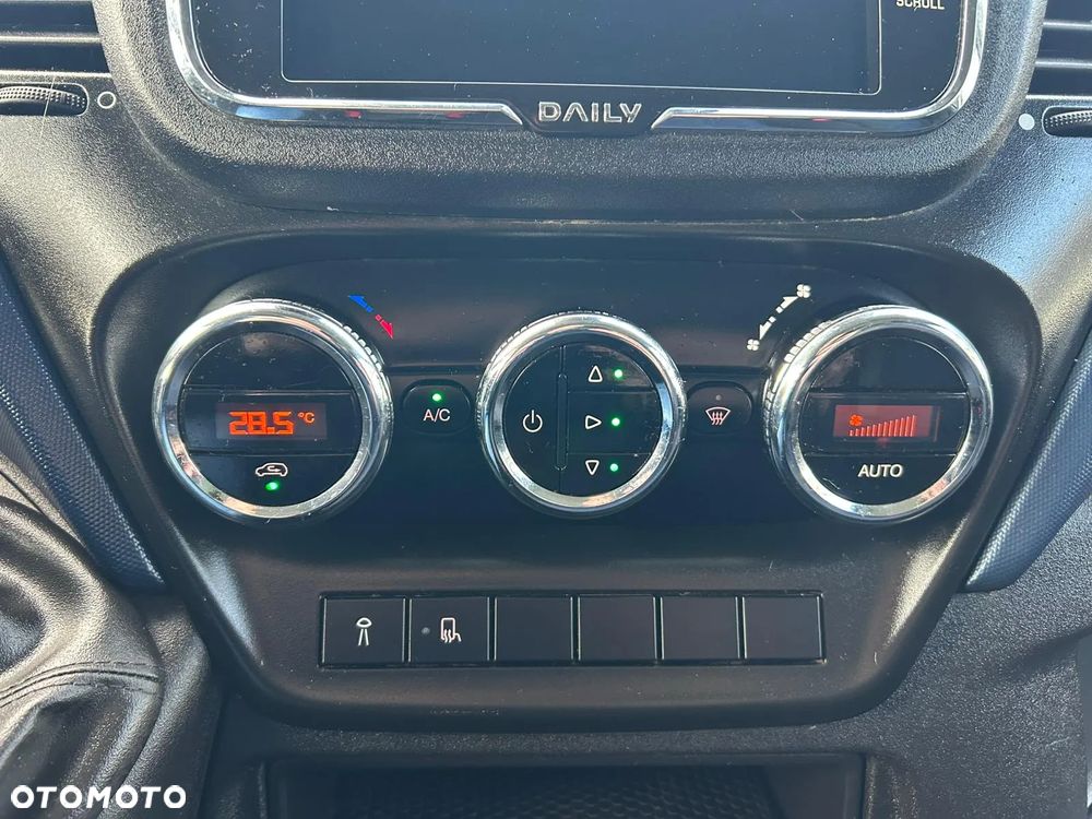 Iveco Daily 35C18 3.0 HPI Hi-Matic Kontener 8 palet + winda 1000kg + drzwi boczne **LED**Niski przebieg**Climatronic**Sprowadzony**2021R** - 17
