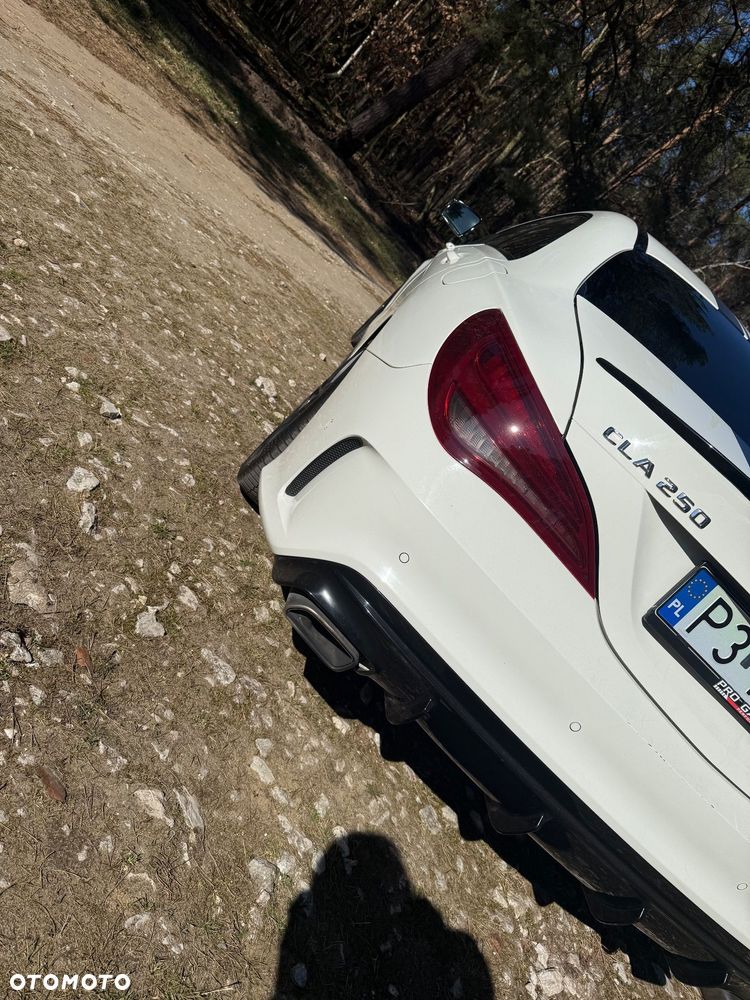 Mercedes-Benz CLA 250 4-Matic - 6