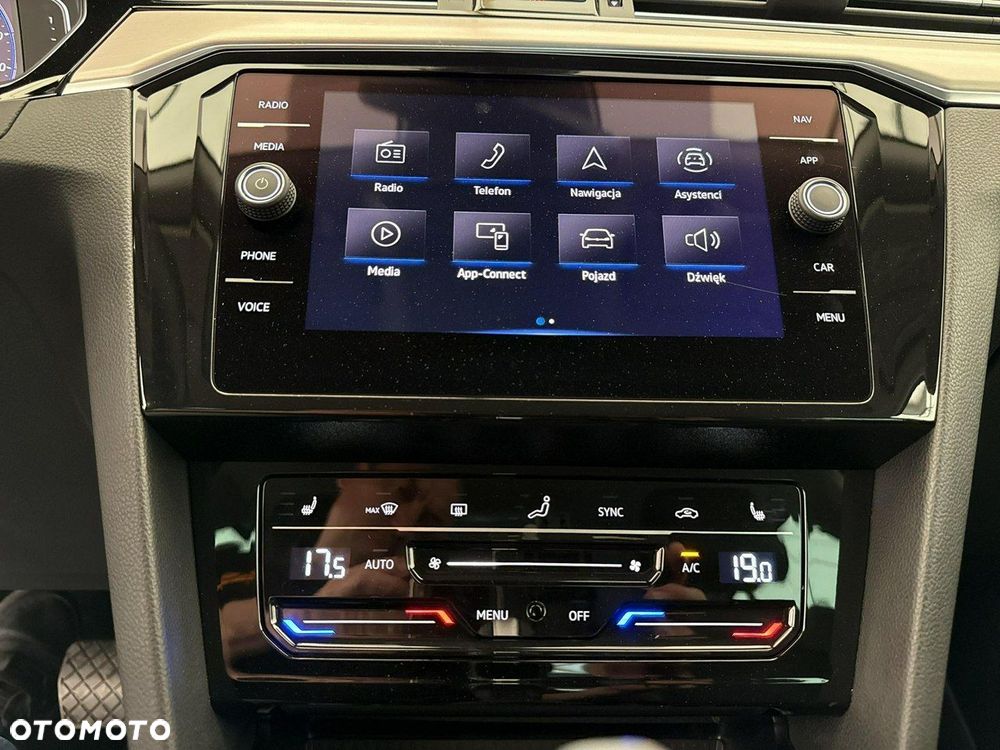 Volkswagen Passat - 28