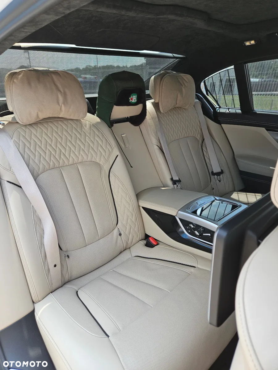 BMW Seria 7 750Li xDrive Edition Exclusive - 12