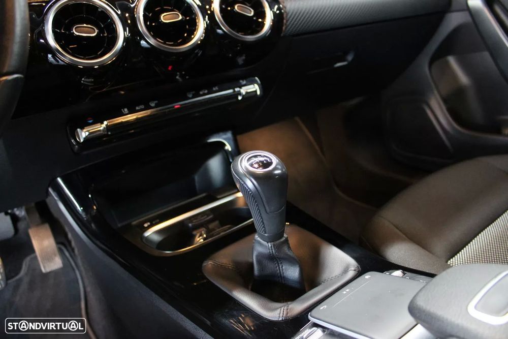 Mercedes-Benz CLA 180 d Shooting Brake Style - 20