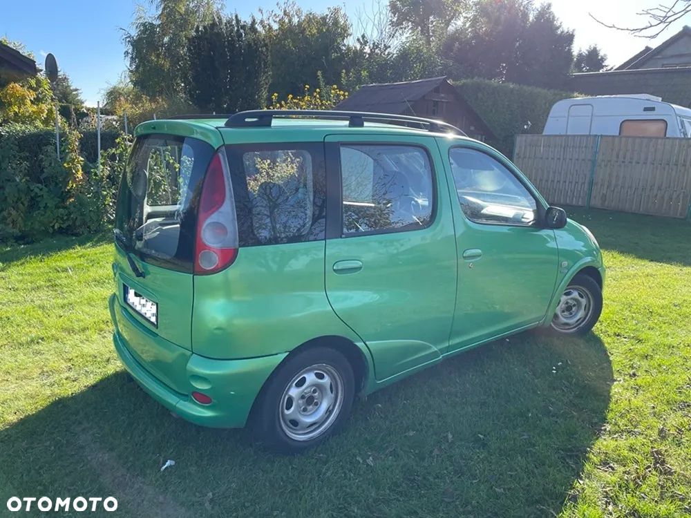 Toyota Yaris Verso 1.3 - 4