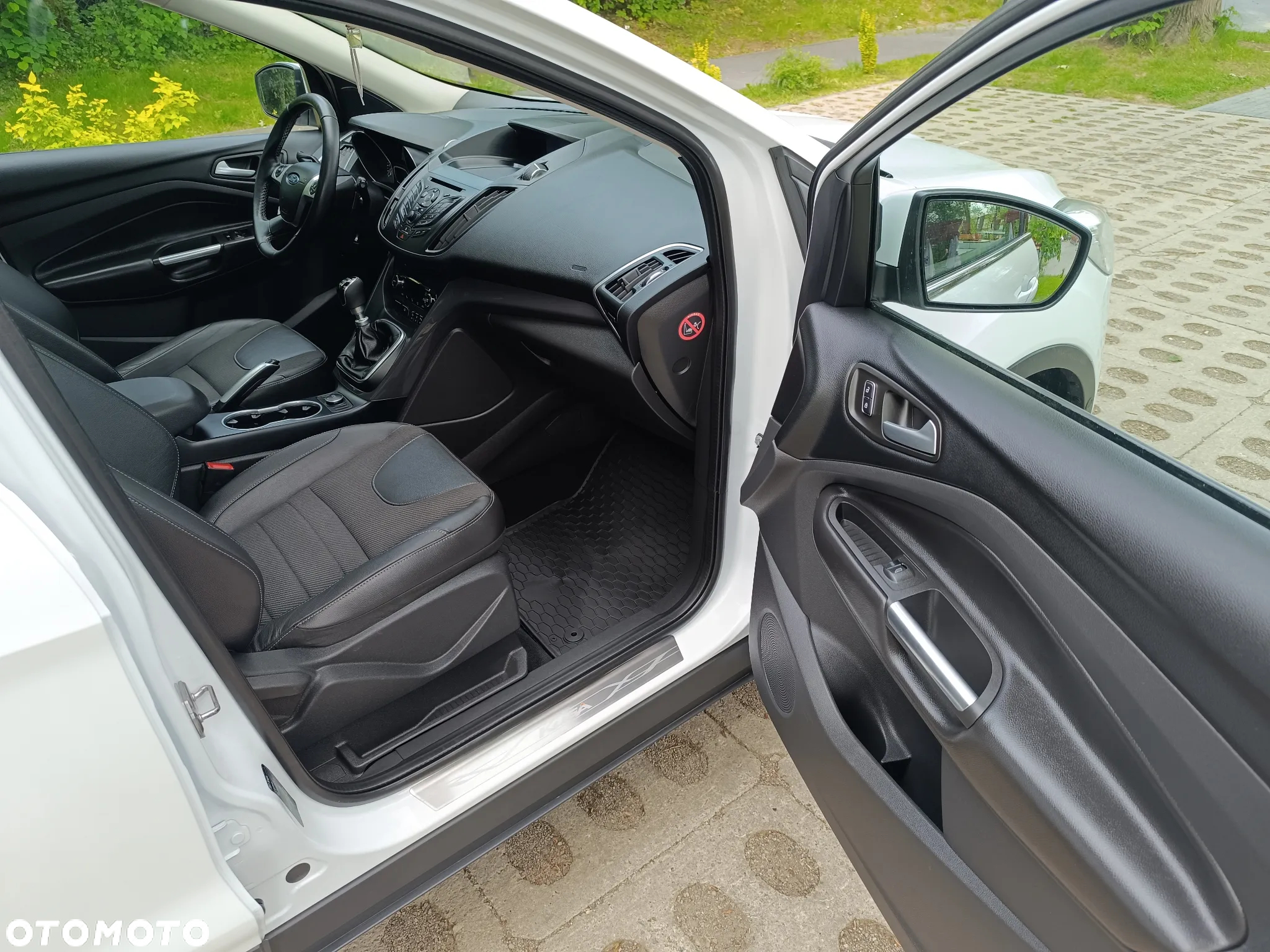 Ford Kuga 1.6 EcoBoost 2x4 Trend - 29