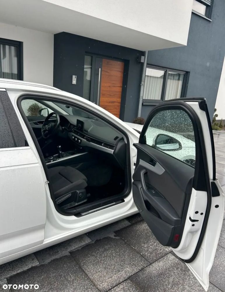 Audi A4 Avant 2.0 TDI Design - 4