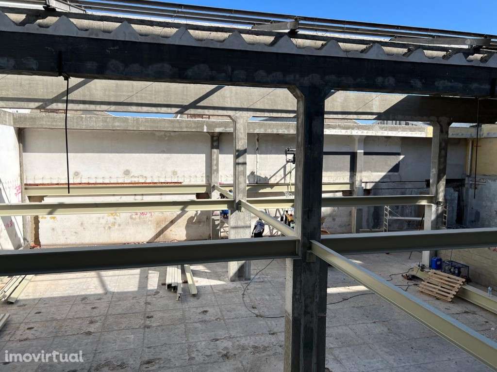 Fração de prédio urbano em Sacavém - Grande imagem: 5/19