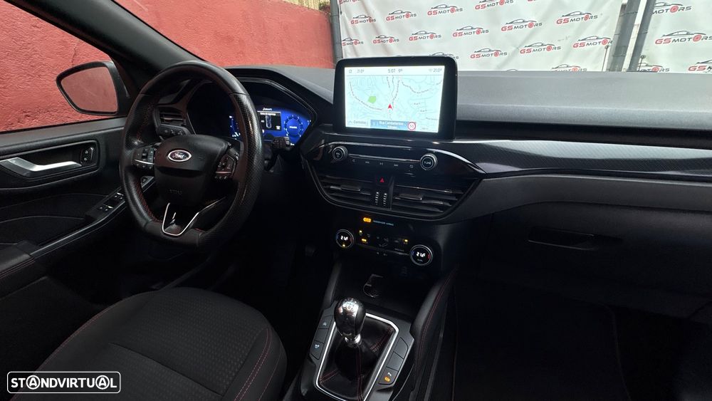 Ford Kuga 1.5 EcoBoost ST-Line X - 12