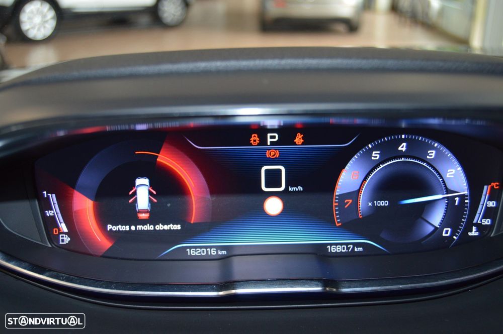 Peugeot 5008 1.2 PureTech Allure EAT6 - 37