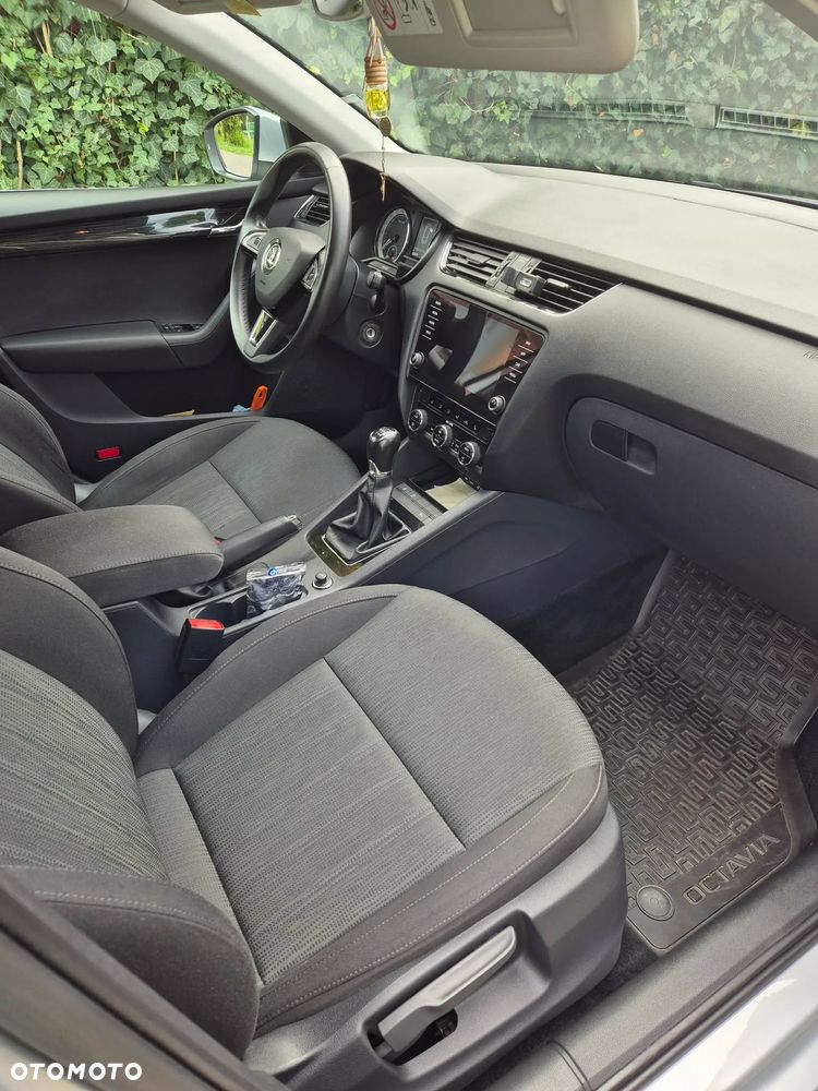 Skoda Octavia 2.0 TDI Style - 9