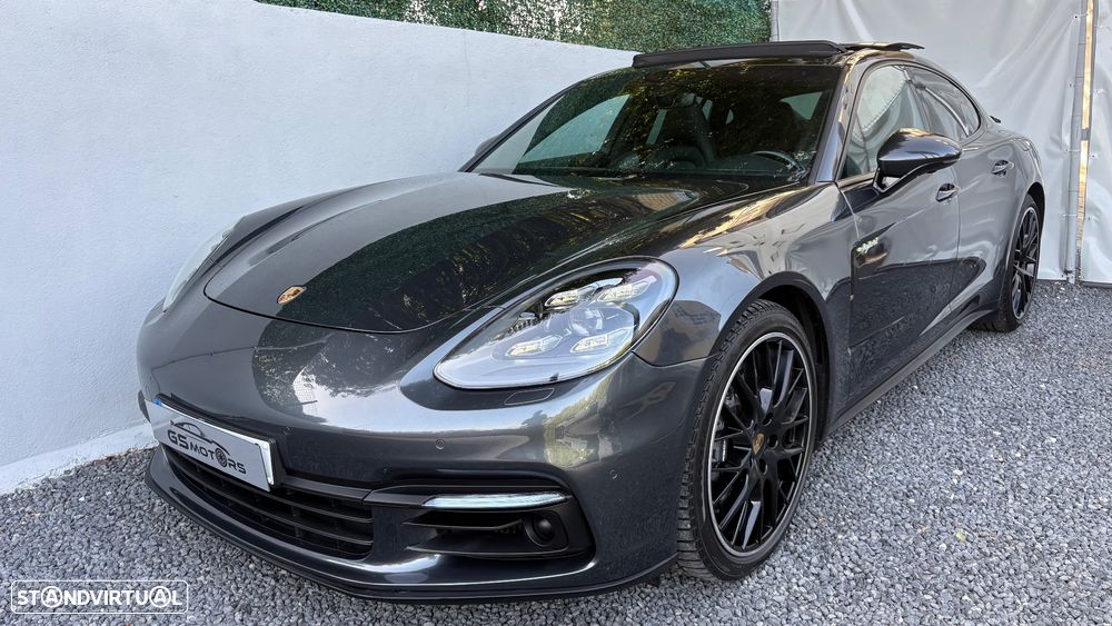 Porsche Panamera 4 E-Hybrid 10 Years Edition - 3