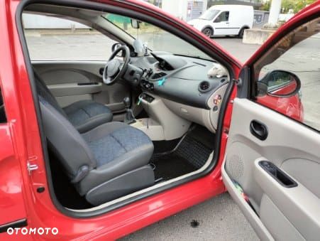 Renault Twingo 1.2 8V Authentique - 4
