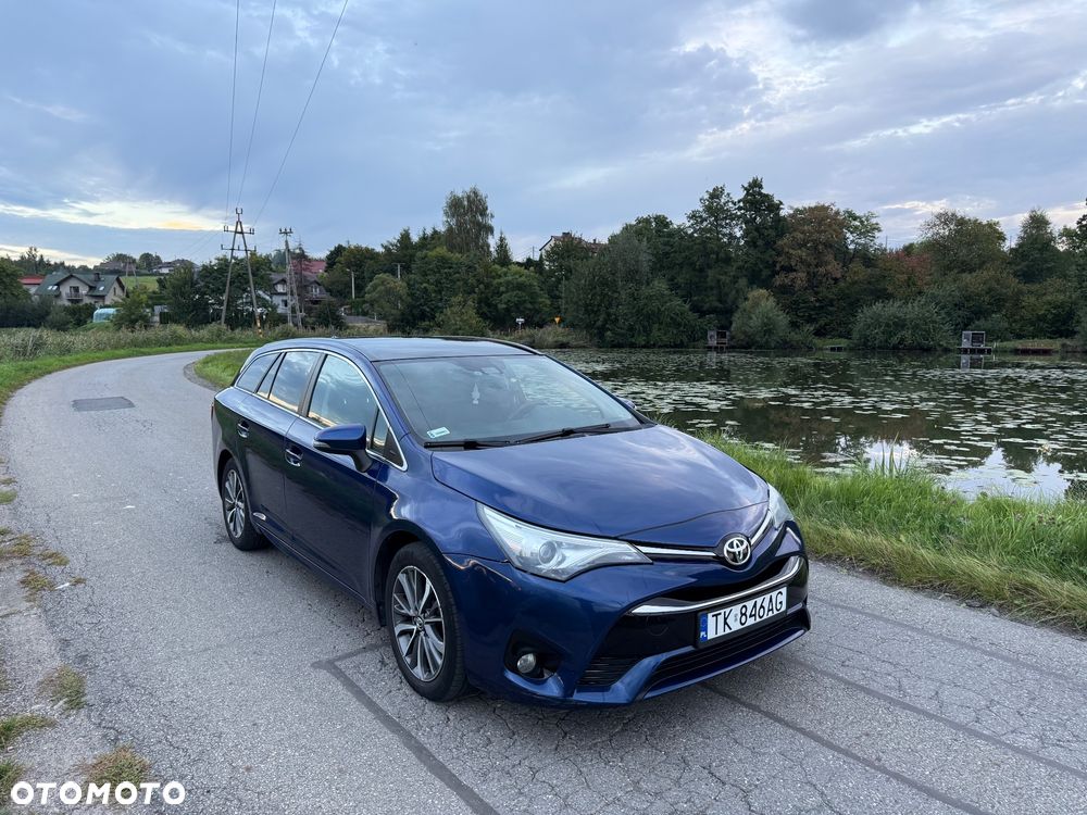 Toyota Avensis 1.6 D-4D Premium - 15