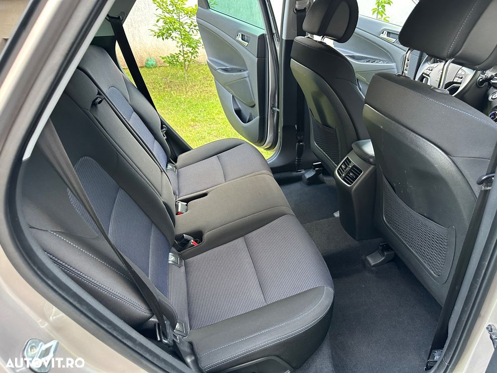 Hyundai Tucson blue 1.7 CRDi 2WD Style - 26