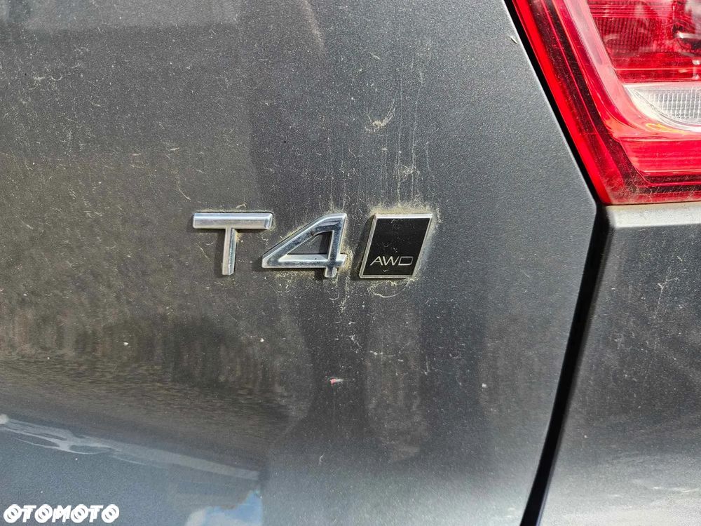Volvo XC 40 T4 AWD Geartronic - 24