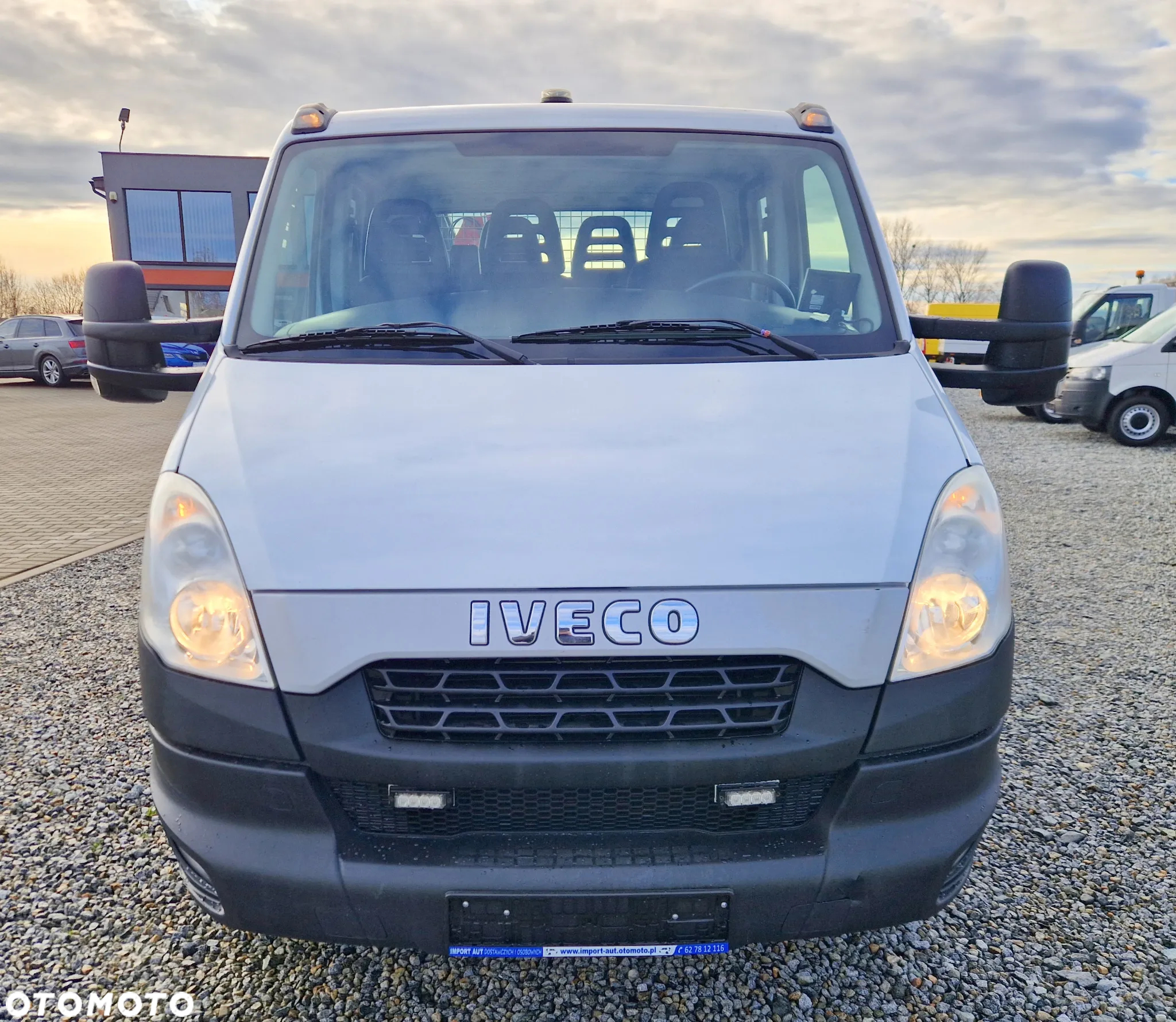 Iveco 35C17 3,0 HPI 170 KONNA DOKA 7 OSOBOWA BRYGADÓWKA 96T/KM PRZEBIEGU GWARANCJA HDS HMF 1670KG UDŻWIGU 3,3M SKRZYNIA BLIŻNIAKI DO 3,5T - 9