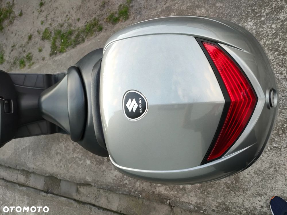 Suzuki Burgman - 4